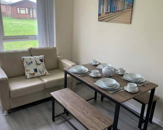 A relaxing holiday Bungalow with access to Gym/Pool/Sauna & great coastal walks. - Dover - Essbereich