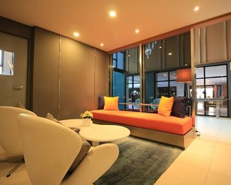 Xen Hotel Nakhon Pathom - Nakhon Pathom - Living room