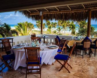 luxury beachfront hidden oasis @ macao - Uvero Alto - Restaurant