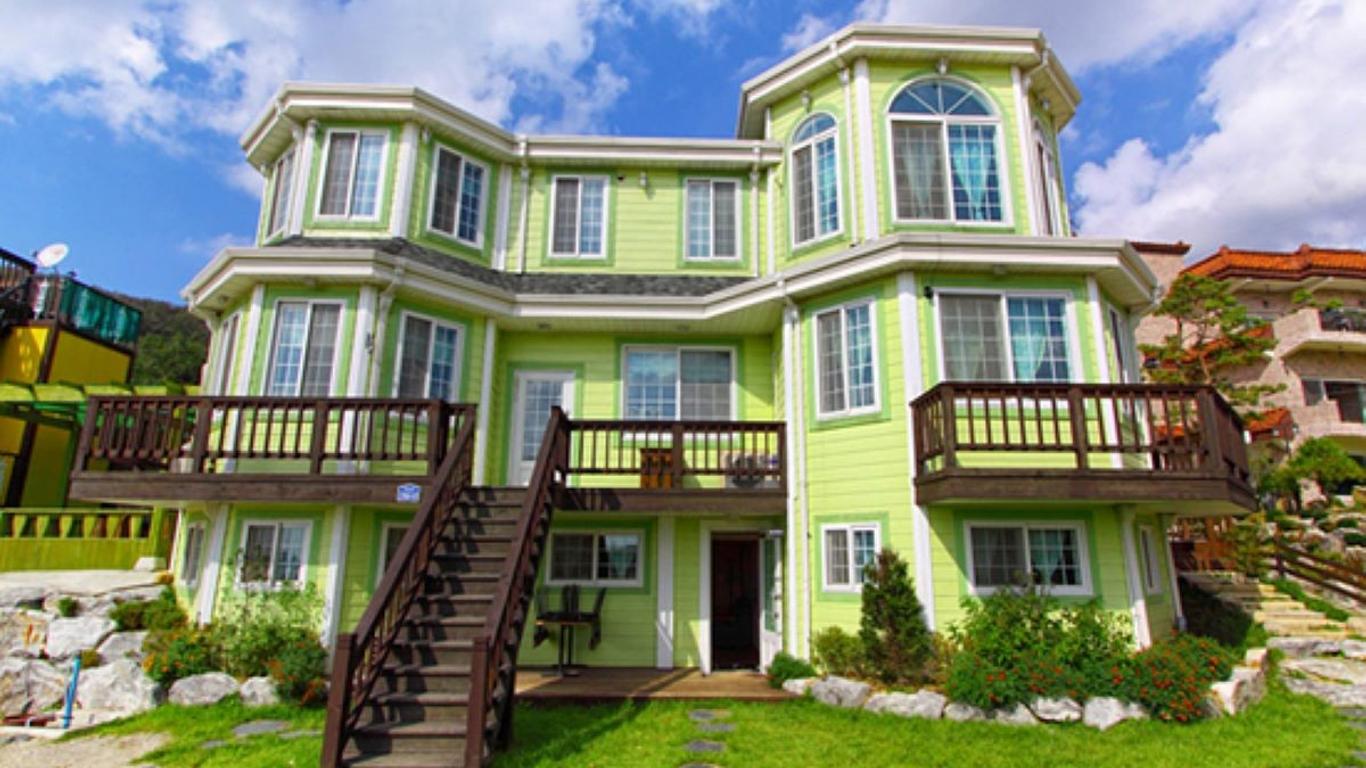 숲속의 오후 펜션