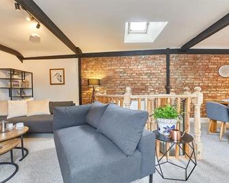 Host & Stay - The Burrow - Alnwick - Living room