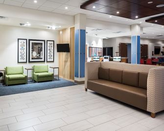 Holiday Inn Express & Suites St. Louis - Chesterfield By IHG - Chesterfield - Lobby