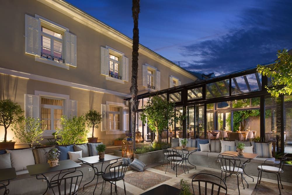 ألماير آرت آند هيريتيدج أدالتس أونلي هوتل آند ديبيندانس روومز - زادار - شرفة مرصوفة