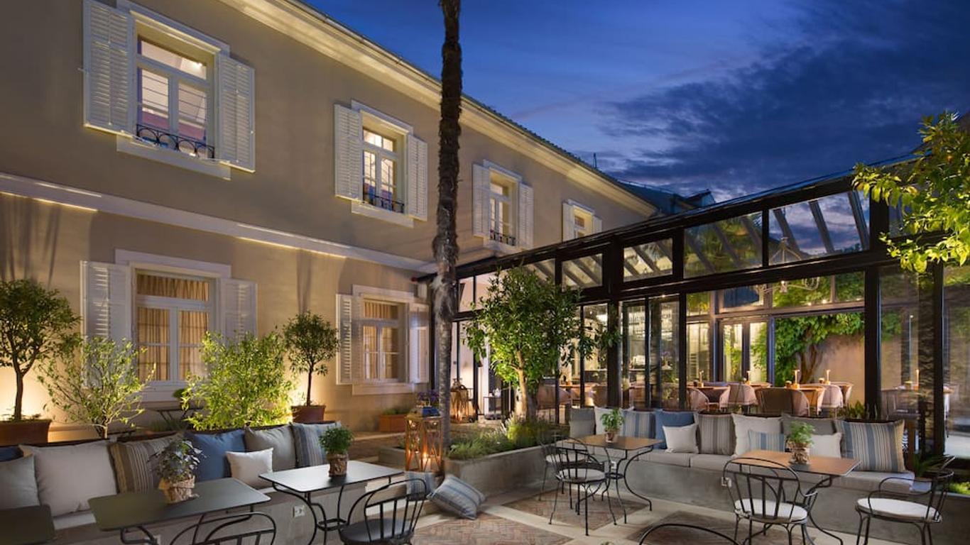 Almayer Art & Heritage Adults Only Hotel and Dépendance rooms