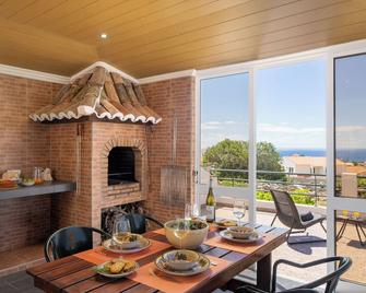Gazela House Comfort & Barbecue in Porto Santo - Porto Santo - Dining room