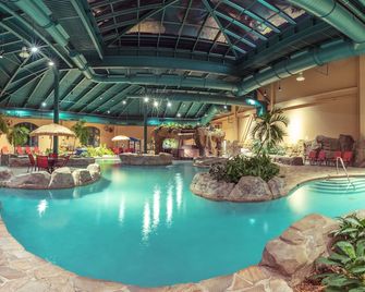 Paragon Casino Resort - Marksville - Piscina