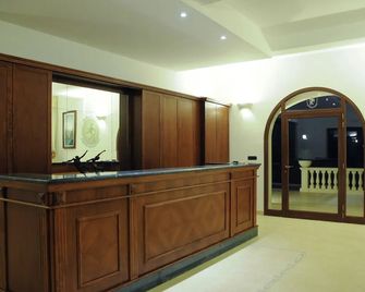 Agri Hotel Conte Salentino - Porto Cesareo - Front desk