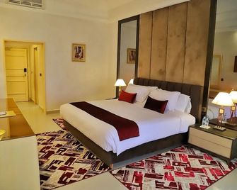 帕拉多爾酒店 - 阿尤恩