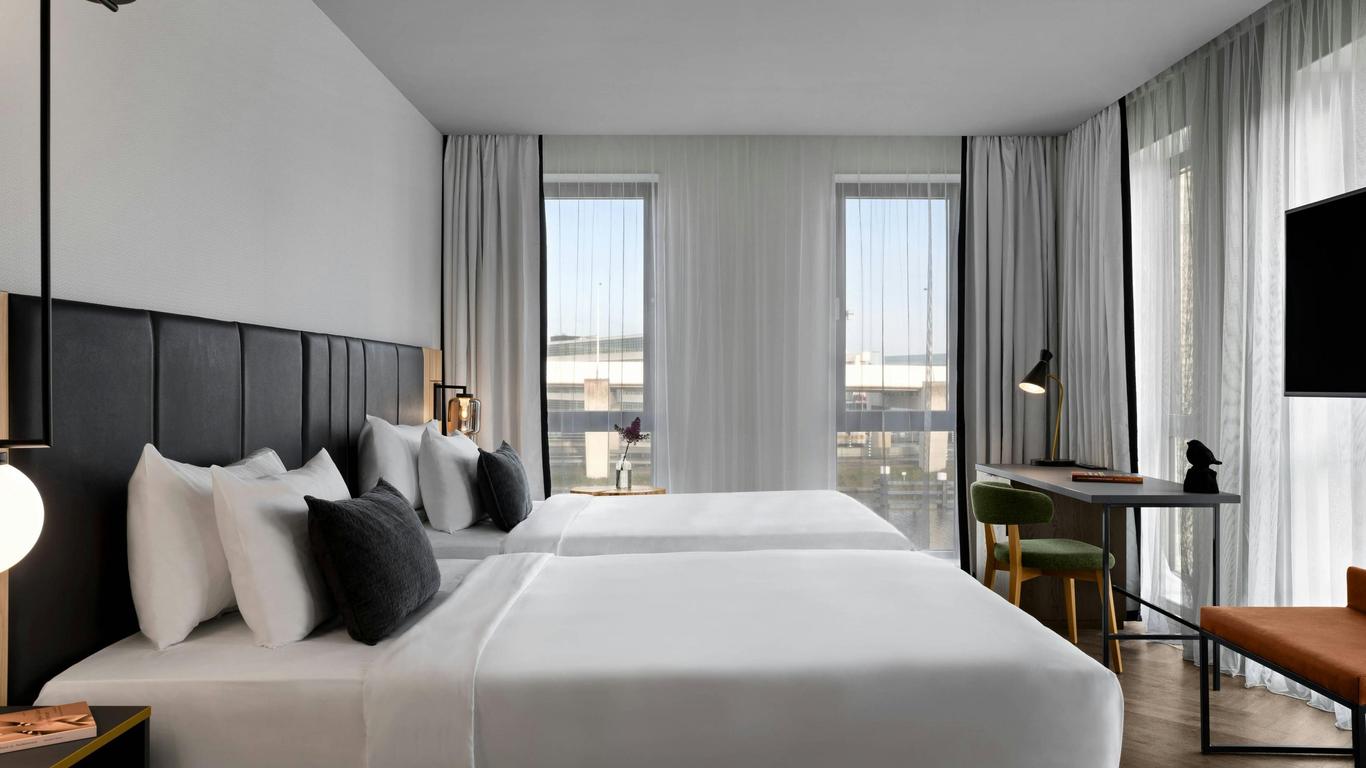 Renaissance Amsterdam Schiphol Airport Hotel