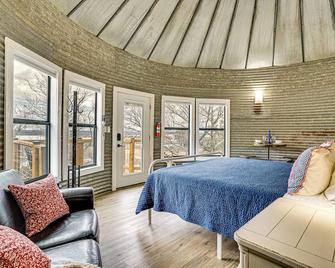 Rural Retreat w/ Water View! 9 Mi to Dtwn Granbury - Weatherford - Schlafzimmer