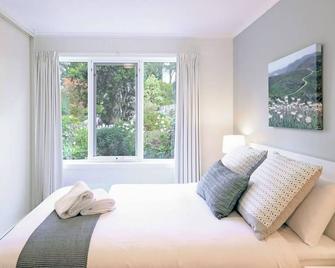 Nature Lovers Dream Hikes Fireplace - Wentworth Falls - Bedroom