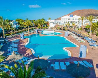 Hl Paradise Island - Playa Blanca - בריכה