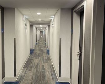 Holiday Inn Express & Suites Gatineau - Ottawa By IHG - Gatineau - Pasillo