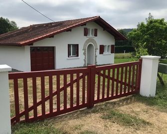 Beyrie Sur Joyeuse: House / Villa - Beyrie sur Joyeuse - Saint-Palais - Gebäude