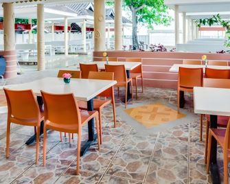 Cawit Resort and Cafe - Pilar - Restaurant