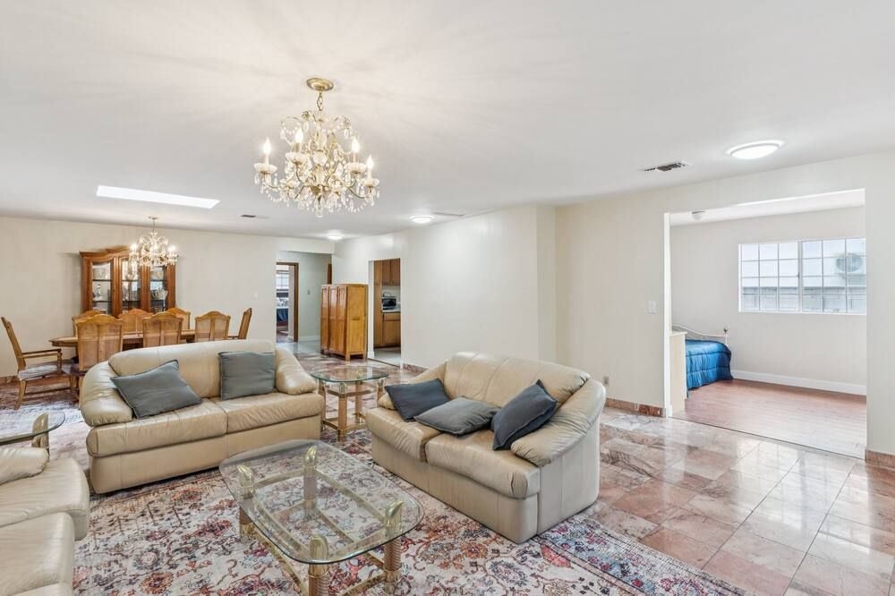 New! Russell House Near Hollywood & Griffith Park - לוס אנג'לס - סלון