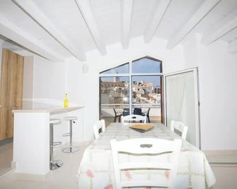 B&B Monsignore - Vieste - Comedor