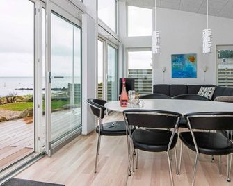 Panoramic Beach Retreat-By Traum - Haderslev - Eetruimte