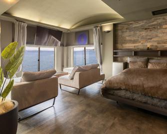 Archipelago Tsushima by Toma Rutto - Kanonji - Bedroom