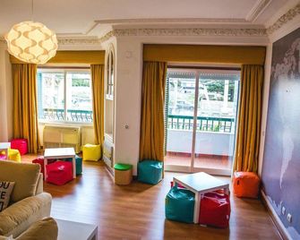 Help Yourself Hostels Carcavelos Coast - Cascais - Habitació