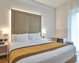 Hotel Adler - Alassio - Bedroom