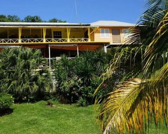 Barefoot Suites - Arnos Vale - Outdoor view