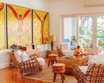 Blue Roatan Resort - West Bay - Living room