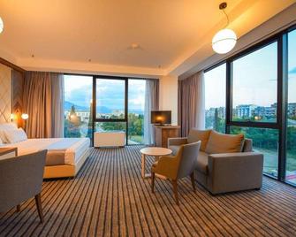 Hotel Union - Podgorica - Schlafzimmer