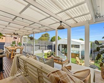 Sol Yarra Valley Barrel Sauna Spa Urban List - Yarra Glen - Balcony