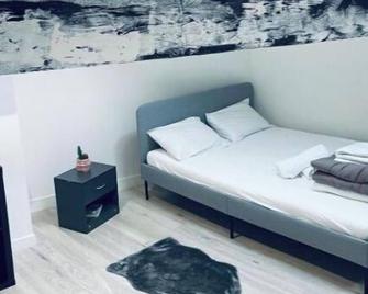studio rénové 30m2 a 5 min de la gare - Burdeos - Habitación