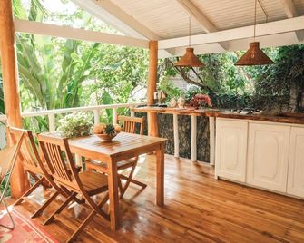 Surf Casitas - High Tide Bungalow - Tambor - Balcón