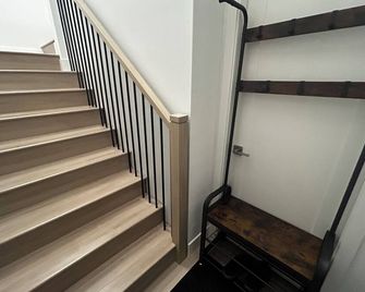 Private Upper Level Suite with Separate Entrance - Vancouver - Scale