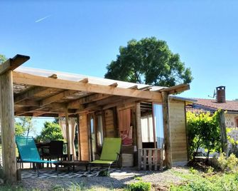 Le Grenier d'Alfred - Féneyrols - Patio
