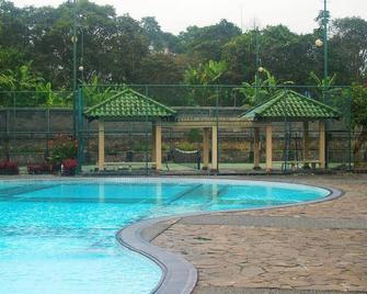Bumi Ciherang Hotel - Puncak - Pool