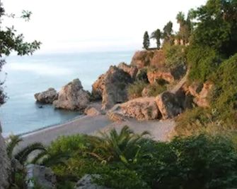 El Capistrano Sur - Nerja - Vista del exterior