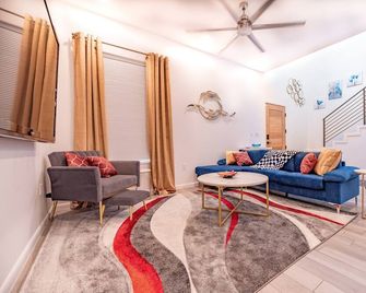 Elegant and cozy townhouse - McAllen - Living room