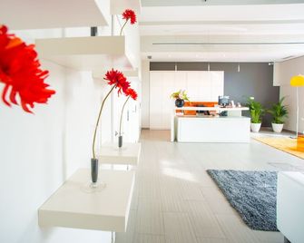 Ona Living Barcelona - Hospitalet de Llobregat - Entrada del hotel