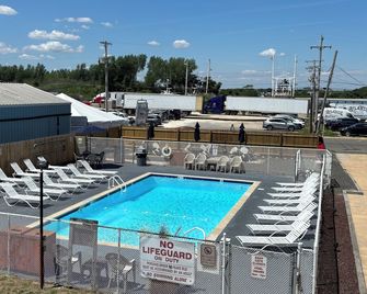 Shore Point Motel - Point Pleasant Beach - Pool