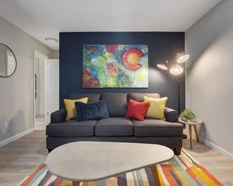 Bonny Creation - Chic Downtown Convenience Hot Tub - كولورادو سبرينغز - غرفة معيشة