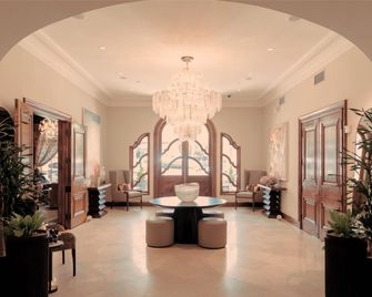 27 North - Healdsburg - Lobby