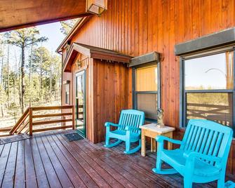 Blissful Pines Lodge in Alto NM Privacy, Updated, has everything you need!!! - Alto - Balcón