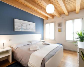 Ca' Degli Antichi Giardini Apartments - Venice - Bedroom