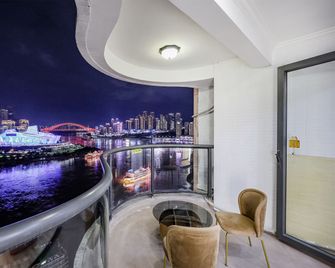 Baihong Riverview Drone Show Apartment - Chongqing - Balcón