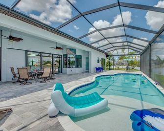 Villa Lake Kennedy - Roelens Vacations - Cape Coral - Pool