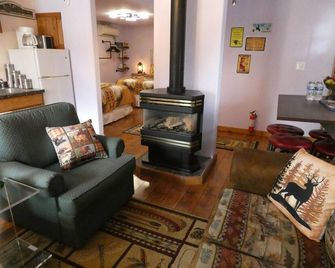 Yellowstone Motel - Adults Only - All rooms have kitchens - West Yellowstone - Sala de estar