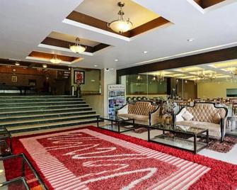 Hotel Pine Spring Pahalgam - Pahalgam - Lobby