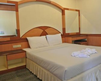 Seaza Hotel - Chumphon - Ložnice