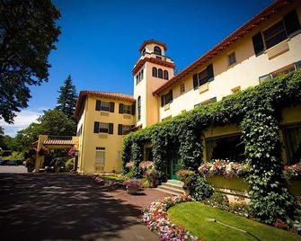 Columbia Gorge Hotel & Spa - Hood River - Building