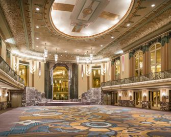 Hilton Cincinnati Netherland Plaza - Cincinnati - Lobby