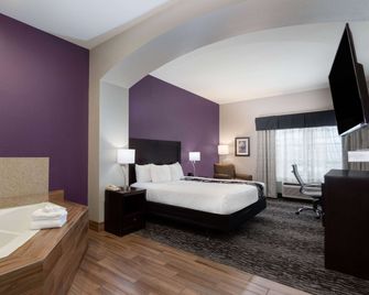La Quinta Inn & Suites by Wyndham Huntsville Airport Madison - Madison - Slaapkamer